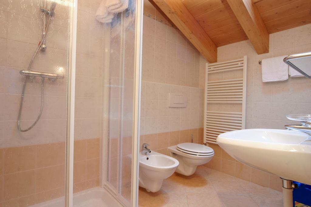 Chalet Li Baita Genny Livigno Room photo